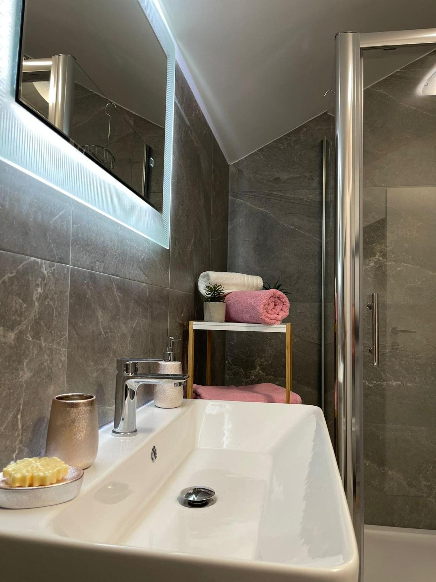 Seaview Apartments Roberta زادار المظهر الخارجي الصورة